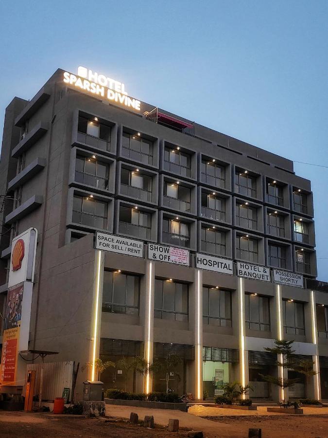 Hotel Sparsh Divine Ahmedabad Luaran gambar
