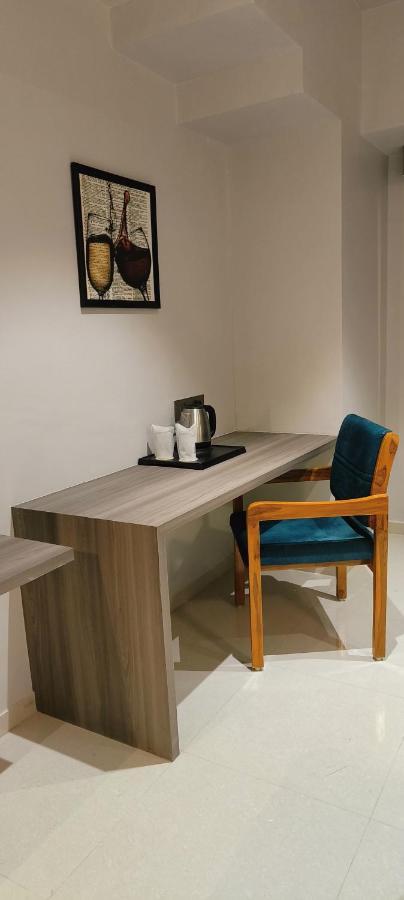 Hotel Sparsh Divine Ahmedabad Luaran gambar