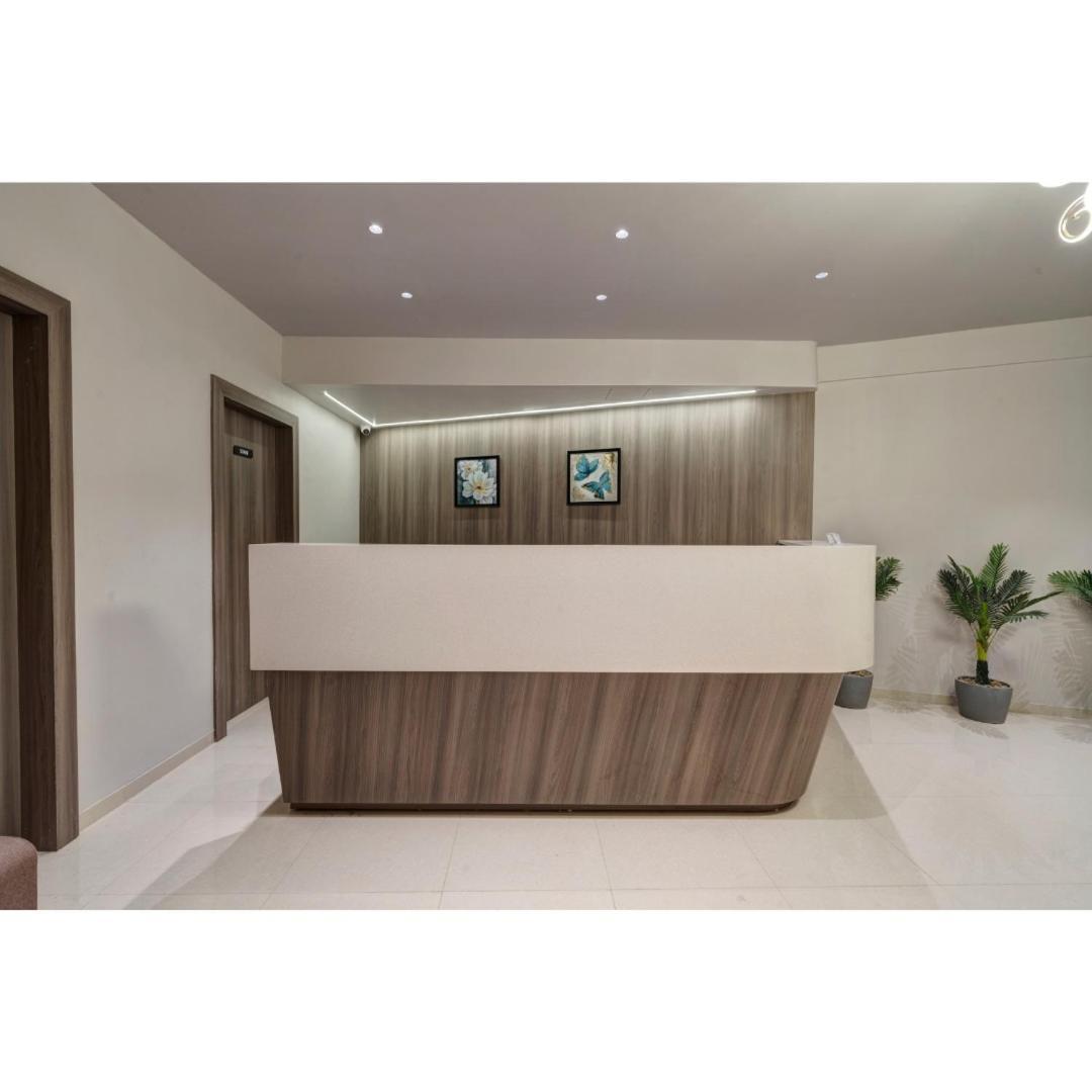 Hotel Sparsh Divine Ahmedabad Luaran gambar