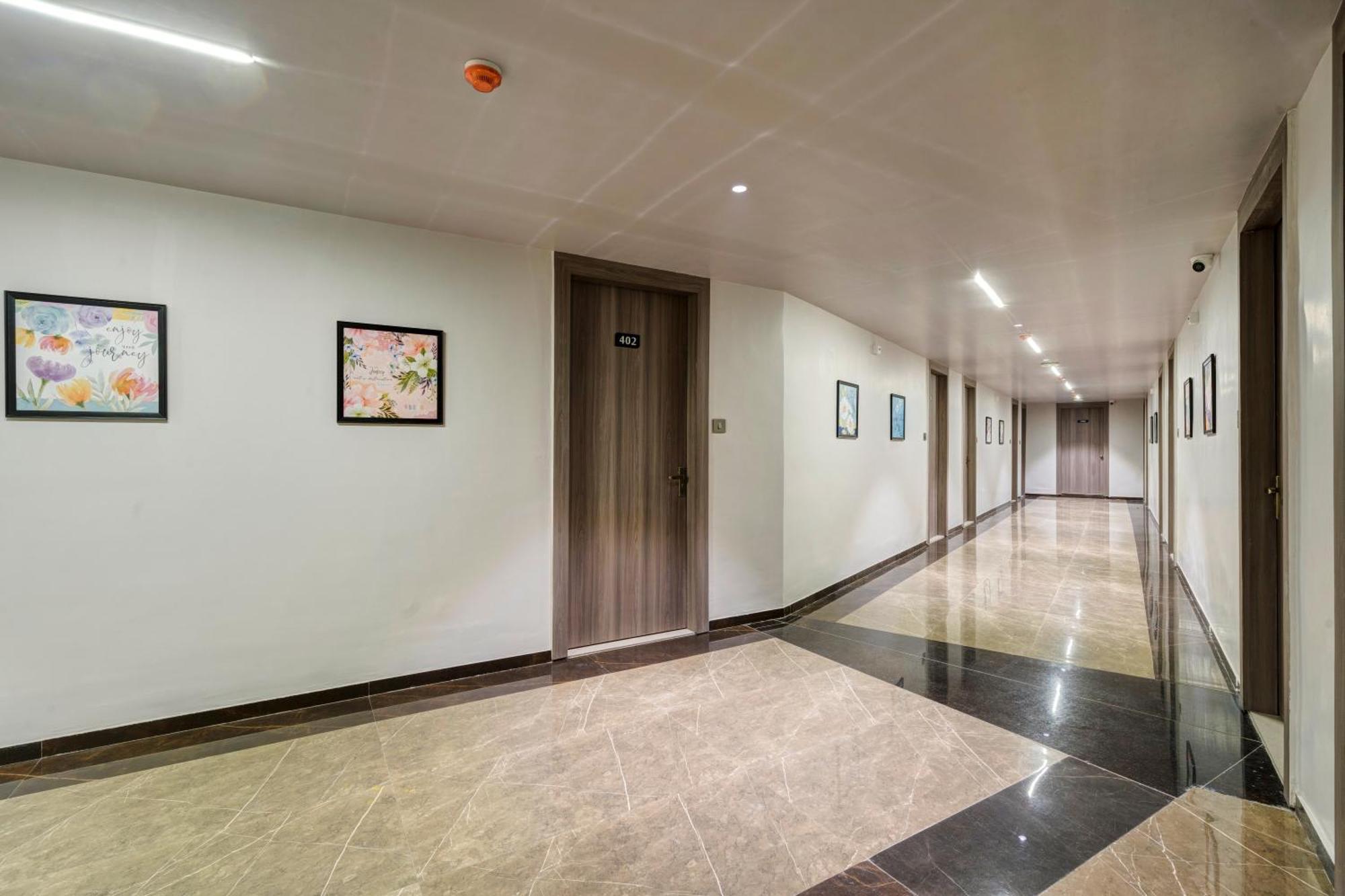 Hotel Sparsh Divine Ahmedabad Luaran gambar