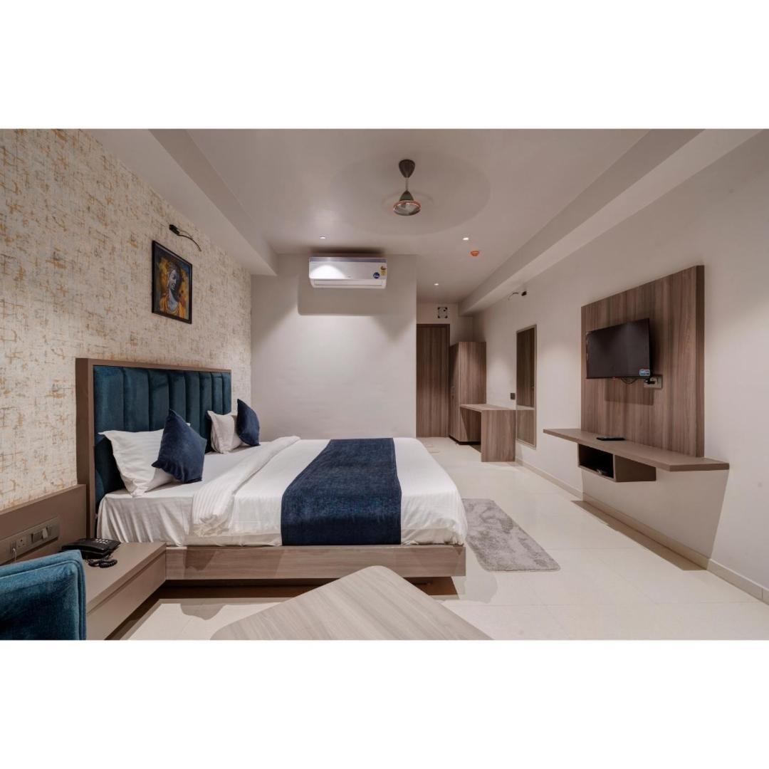 Hotel Sparsh Divine Ahmedabad Luaran gambar